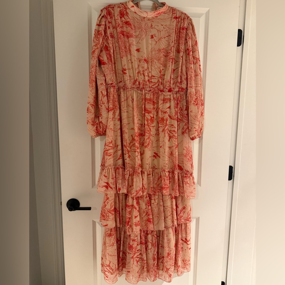 Chic Long Sleeve Floral Dress in Red and Cream